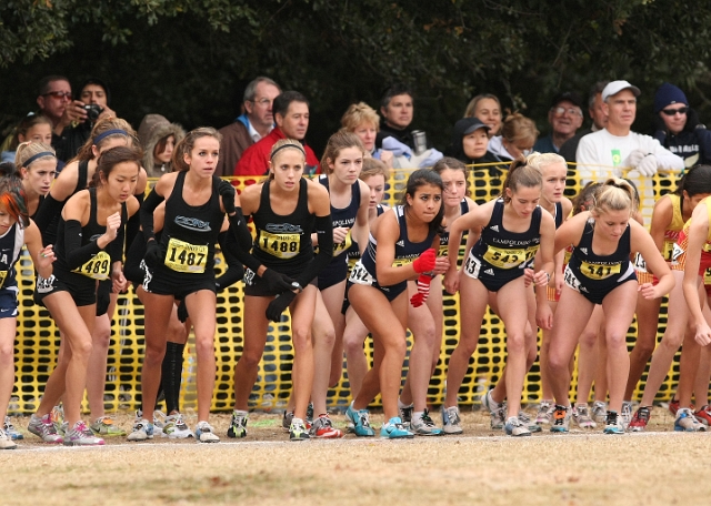 2009 CIF XC Girls D3-012.JPG - 2009 California CIF Cross Country Championships, Woodward Park, Fresno, California